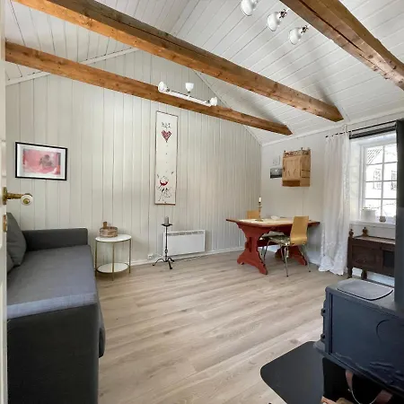 Idyllic Small Farm Apartment Tønsberg